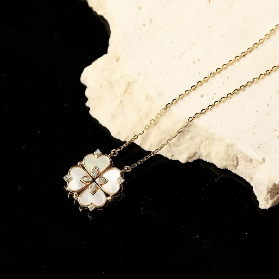 Colier muzical trifoi