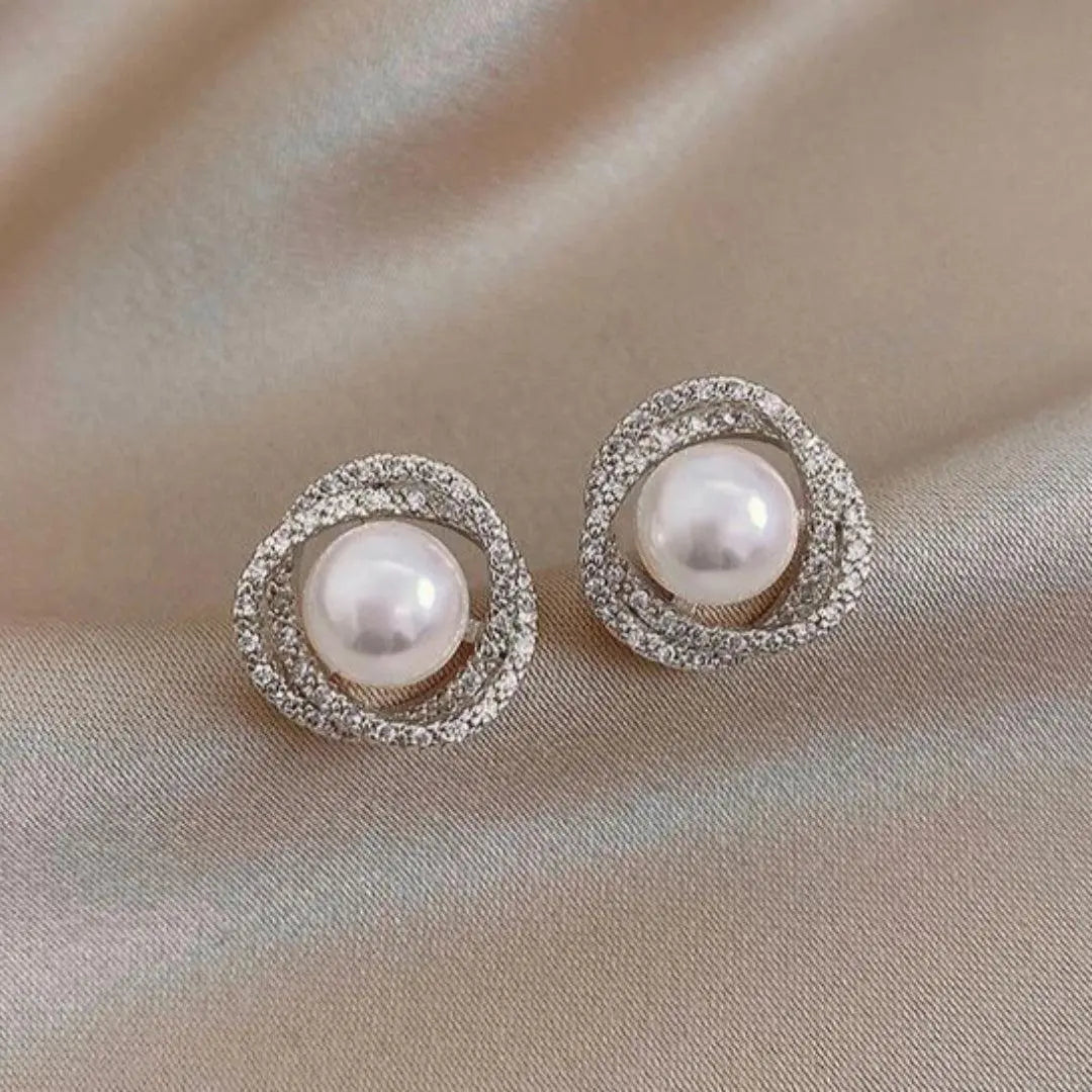 Cercei spirală strălucitori cu perle elegante
