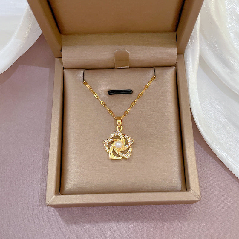 Pandantiv floare cu perle Orient