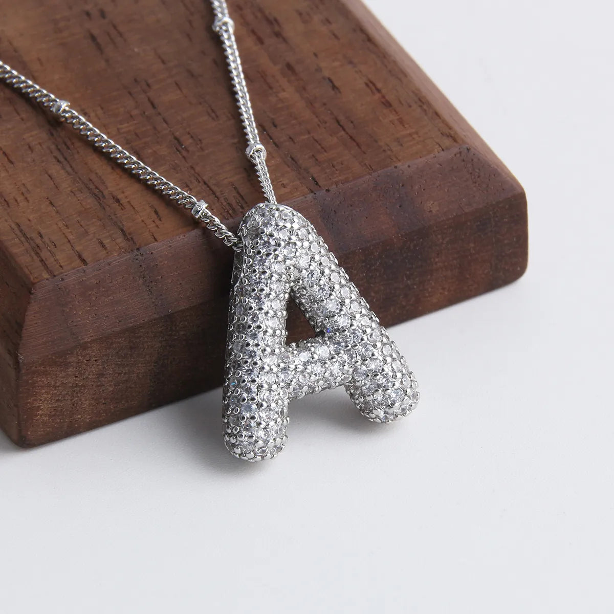 Set de coliere cu inițiale Bubble Letter | Aur alb