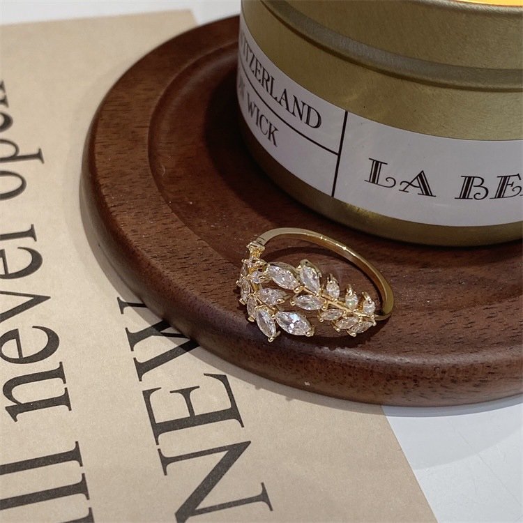 Inel coroană cu zirconii placat cu aur