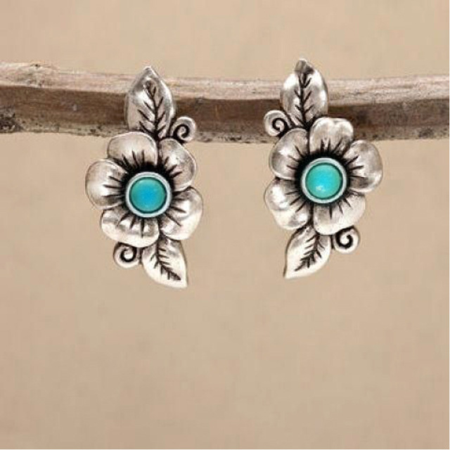 Cercel boho cu floare de opal albastru în argint sterlin