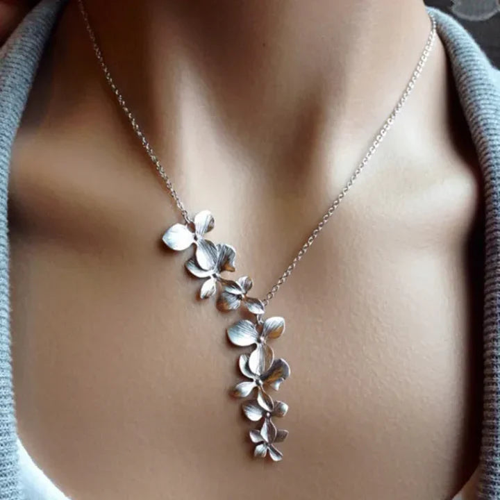 Colier Vintage din Argint cu Floare